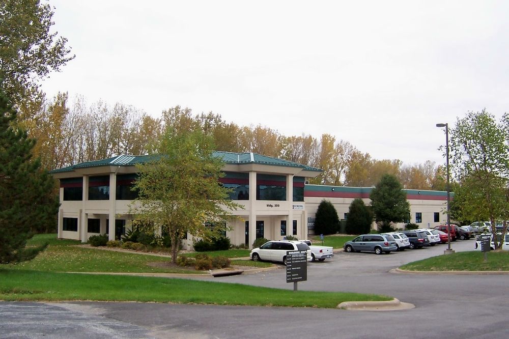 5000 Tremont Ave, Davenport, IA 52807